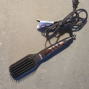 Lange straightening brush